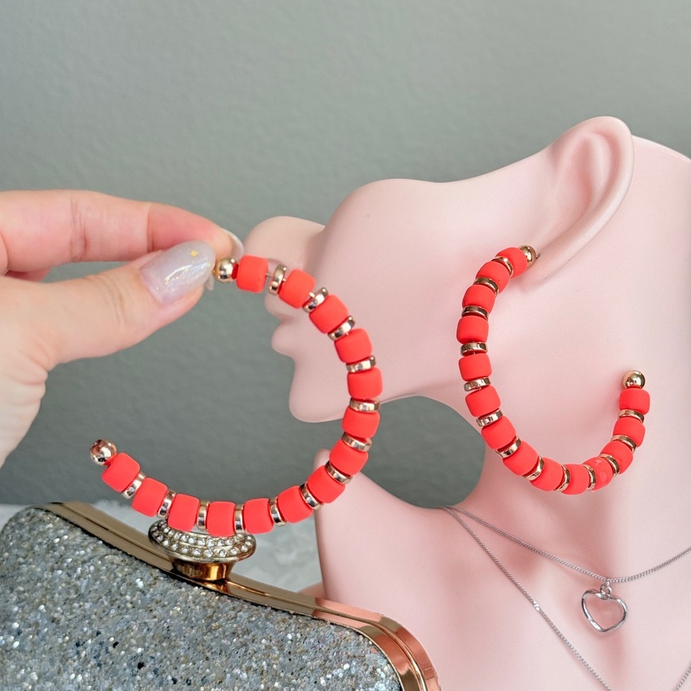 ⚜️ Elegant Coral Hoop Earrings - Picture 4 of 9
